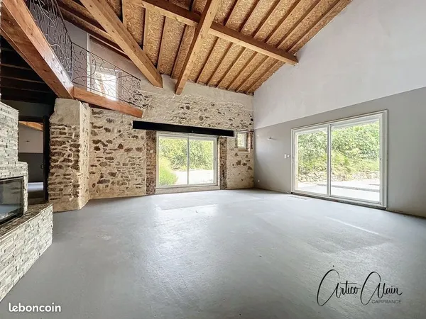Maison 9 pièces 463 m² 