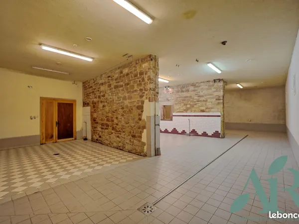 Local 135 m² Westhoffen 