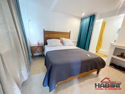 BEL APPARTEMENT D'UNE CHAMBRE JOLIMENT DECORÉ 