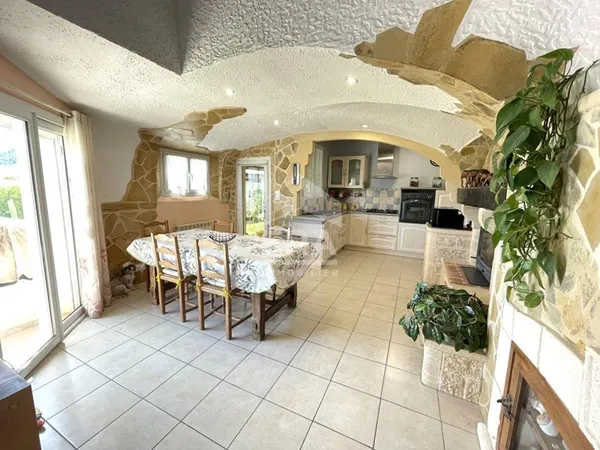 Maison avec piscine à la vue imprenable accès proche de l'A51 Entre Manosque et Digne les Bains