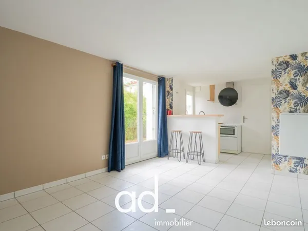 Studio 1 pièce 28 m² 