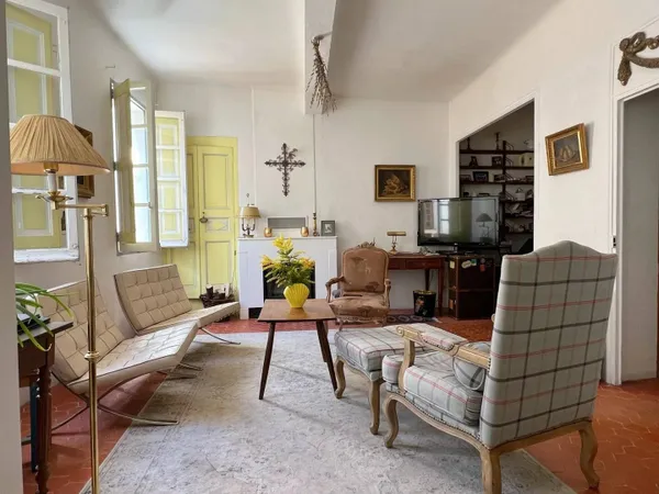 Maison 8 pièces 360 m² 