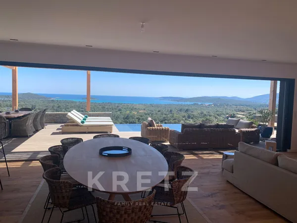 VILLA SAINT CYPRIEN VUE MER ET PISCINE À DÉBORDEMENT 