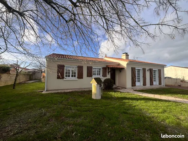 Maison 3 chambres grand jardin disponible de suite 