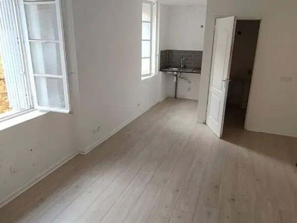 Studio 1 pièce 25 m² 