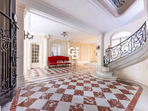 Appartement 4 pièces 185 m² 