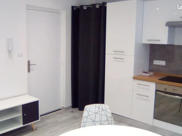 F2 meublé contemporain 
