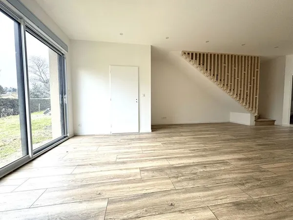 Triplexe 160m2 avec jardin privatif entièrement refait à neuf 