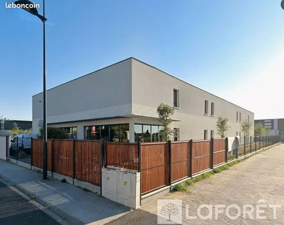 Local commercial 140 m² 