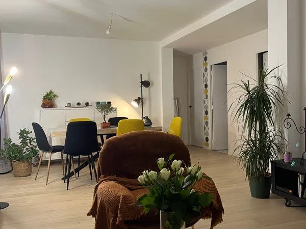 Cherche colocataire actif 
