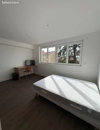 Studio 1 pièce 25 m² 