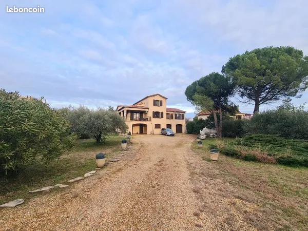 Maison 7 pièces 171 m² 