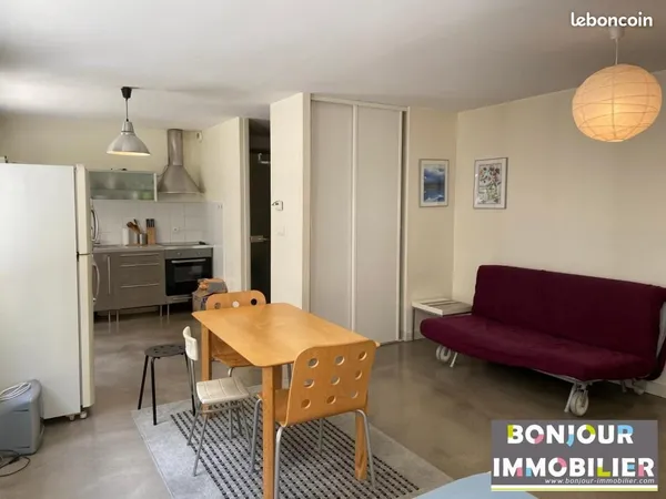 Studio 1 pièce 35 m² 