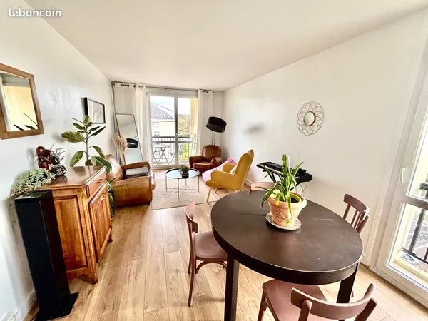Colocation Reims - Chambre meublée 11 m² - 500 CC 