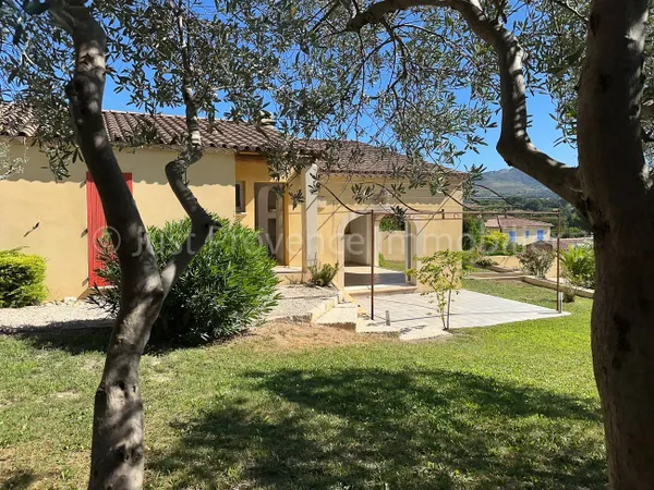 Maison de plain-pied 4 pièces 115 m² 