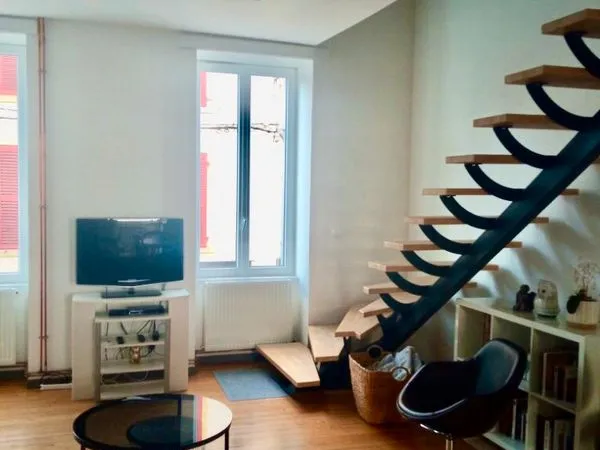 Centre Renaison, appartement T5 en duplex avec terrasse 