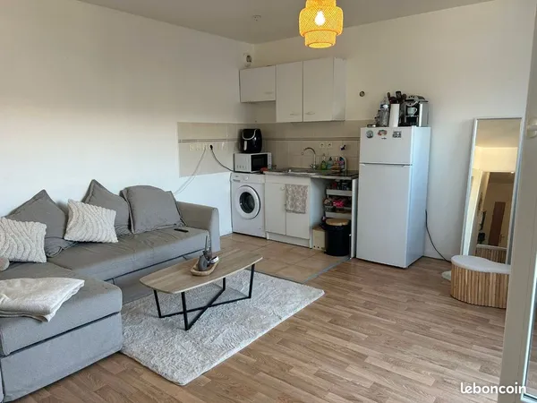 Studio 30m2 avec balcon et parking 