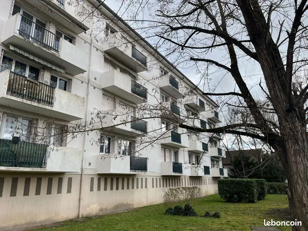 F3 proche commodités chauffage compris 