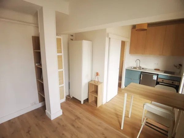 Loue studio meublé - Marseille 8ème 