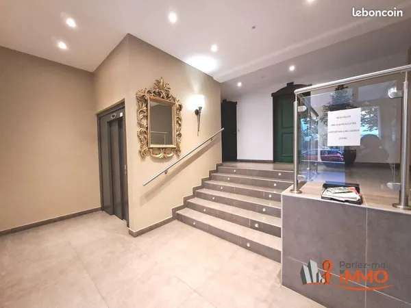 Bureaux 71 m² 
