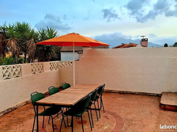 Maison de charme de plus de 200 ans, 171 m², 4 chambres, piscine, garages et grandes terrasses 