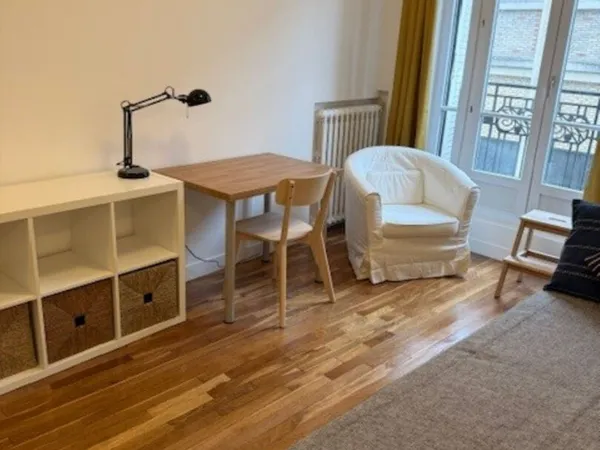 Studio de 27.34 m², avenue Daumesnil Paris 75012 