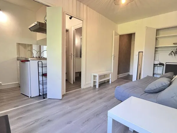 Studio 1 pièce 20 m² 