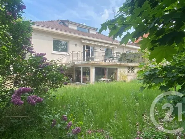 Maison 11 pièces 255 m² 