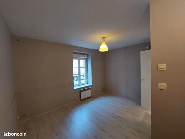 14m² Proche des facs à Kerinou 