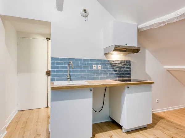 À louer : immeuble de 8 logements pour associations / entreprises 