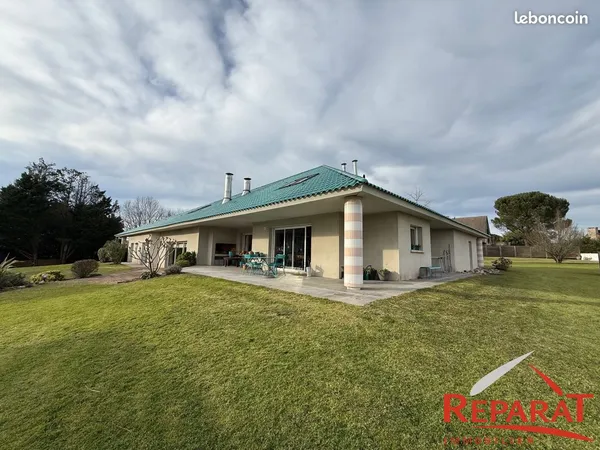Propriété 7 pièces 280 m² 