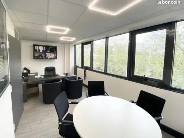 Bureau 90 m² 