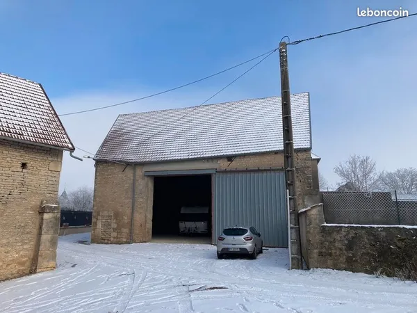 Maison 1 pièce 600 m² 