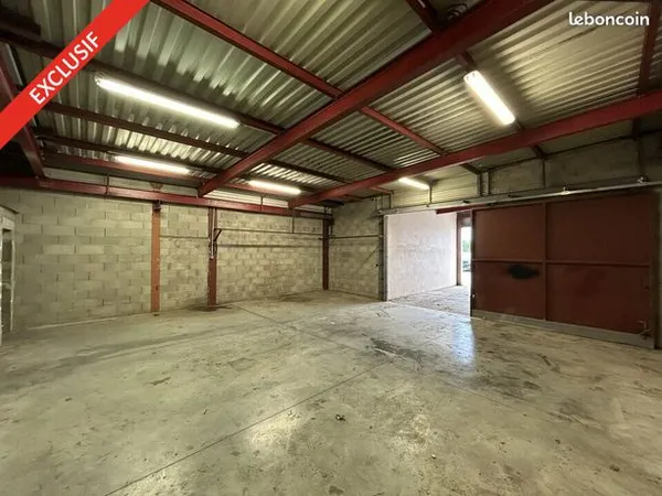 Local d'activité 115 m² 