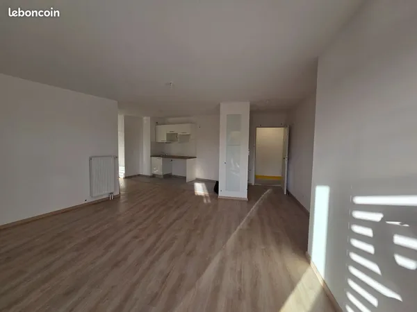 À LOUER - Appartement T3 de 70 m² (2025) avec balcon, ascenseur et parking 