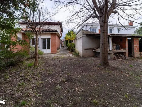 Maison 6 pièces 237 m² 