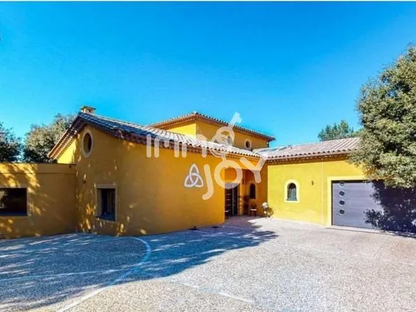 Villa 7 pièces 268 m² 