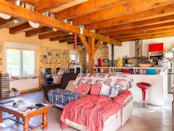 Maison en pierre de 5 pièces principales 
