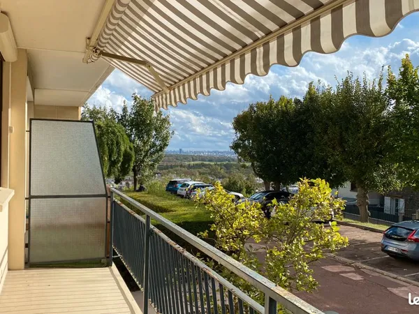 Studio 1 pièce 33 m² 