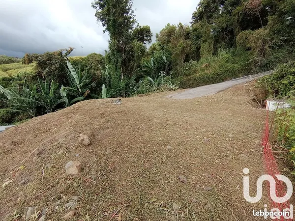 Terrain 1052 m² SAINT PIERRE 