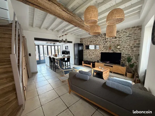 Charmante maison de ville rénovée de 83 m2 avec cour intérieure 