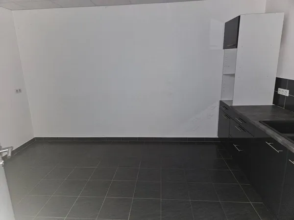 Boutique 6 pièces 830 m² 
