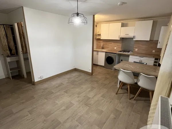 Studio 1 pièce 25 m² 