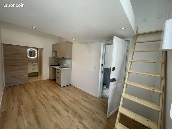 Studio 1 pièce 20 m² 