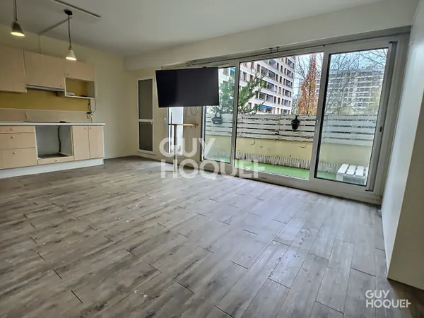 STUDIO de 32 m² + BALCON + CAVE 