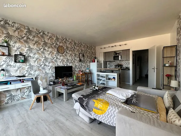 Studio 1 pièce 40 m² 
