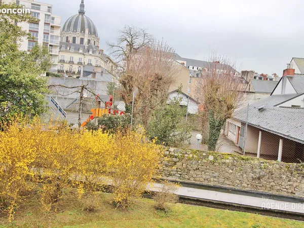 Studio 1 pièce 19 m² 