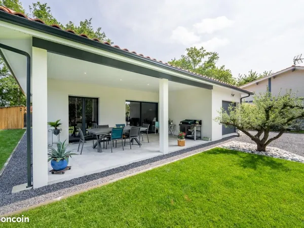 Maison 100 m² Salles 