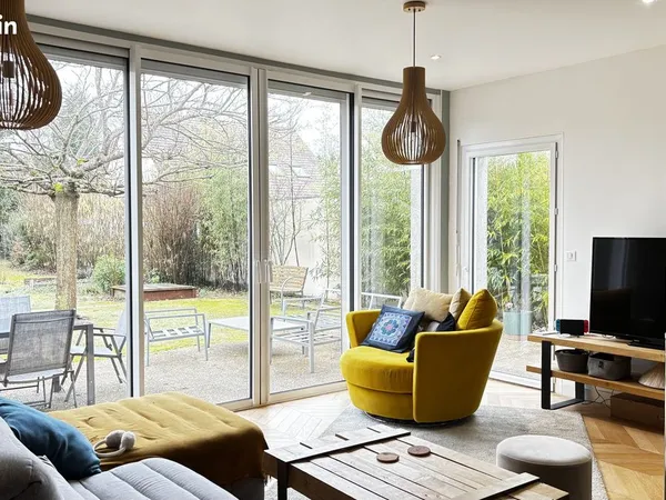 Maison 11 pièces 237 m² 