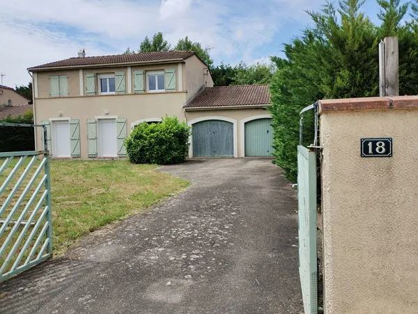 Maison de type 6 de 125 m² au calme avec terrain de 763 m² 